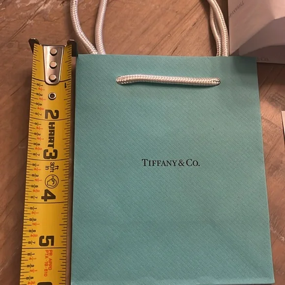 Tiffany & Co.Set: tissue paper has unbroken seal unopened gift bag card envelope - Picture 6 of 7